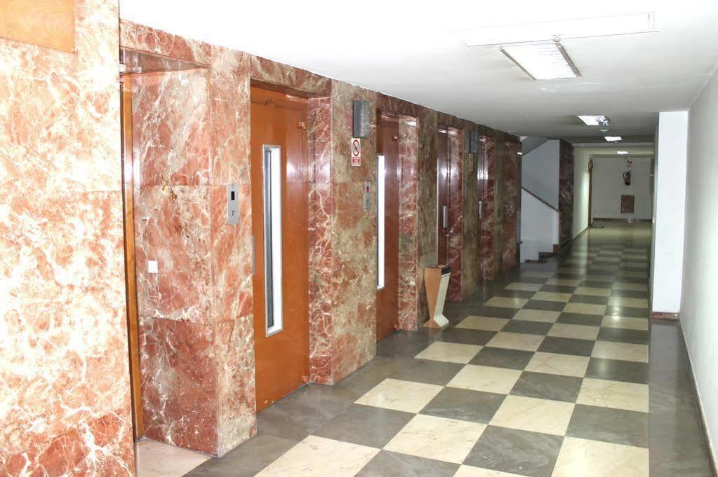 Apartamentos Rialto Madrid Kültér fotó