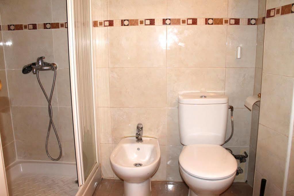 Apartamentos Rialto Madrid Kültér fotó