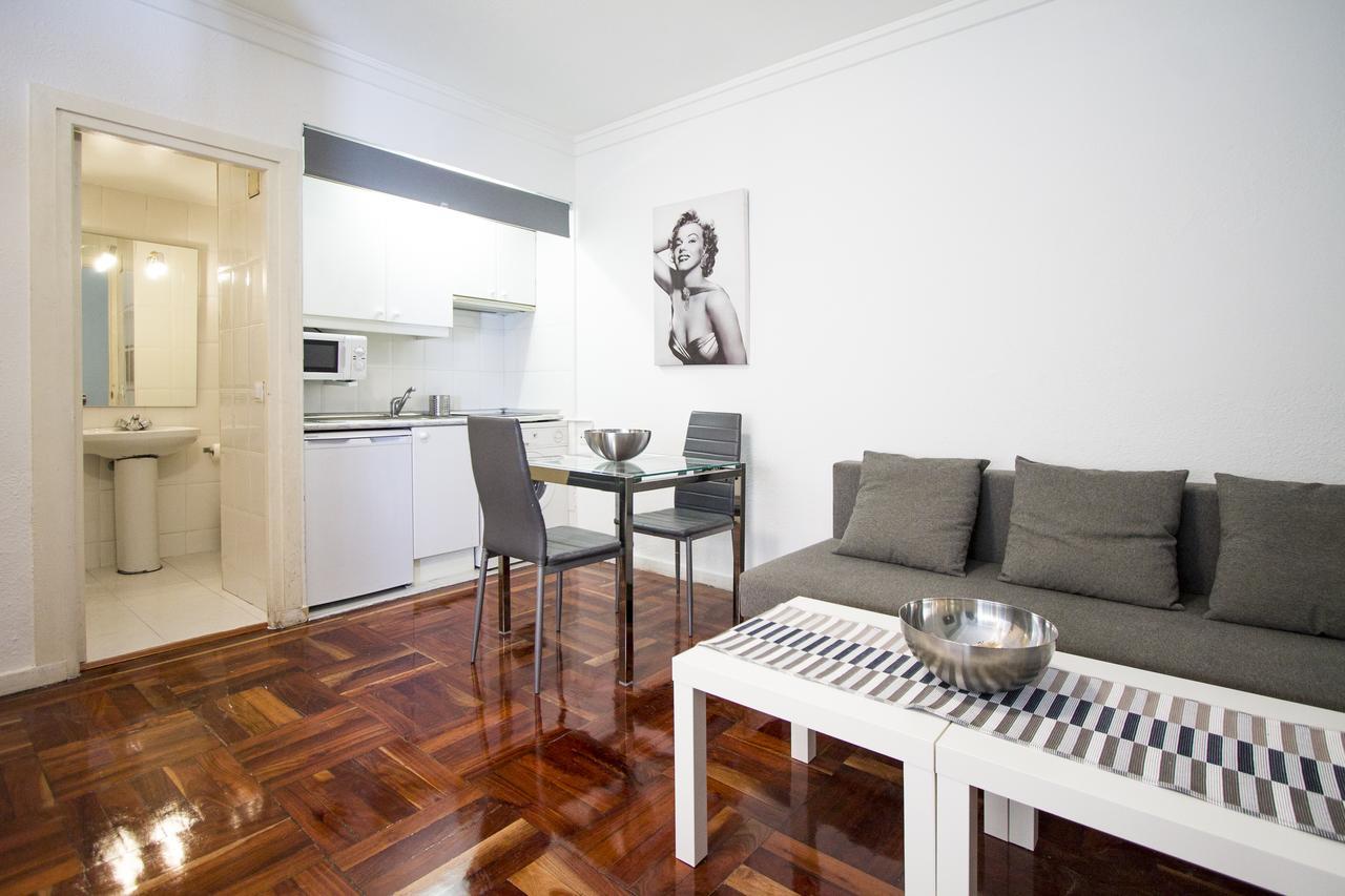 Apartamentos Rialto Madrid Kültér fotó