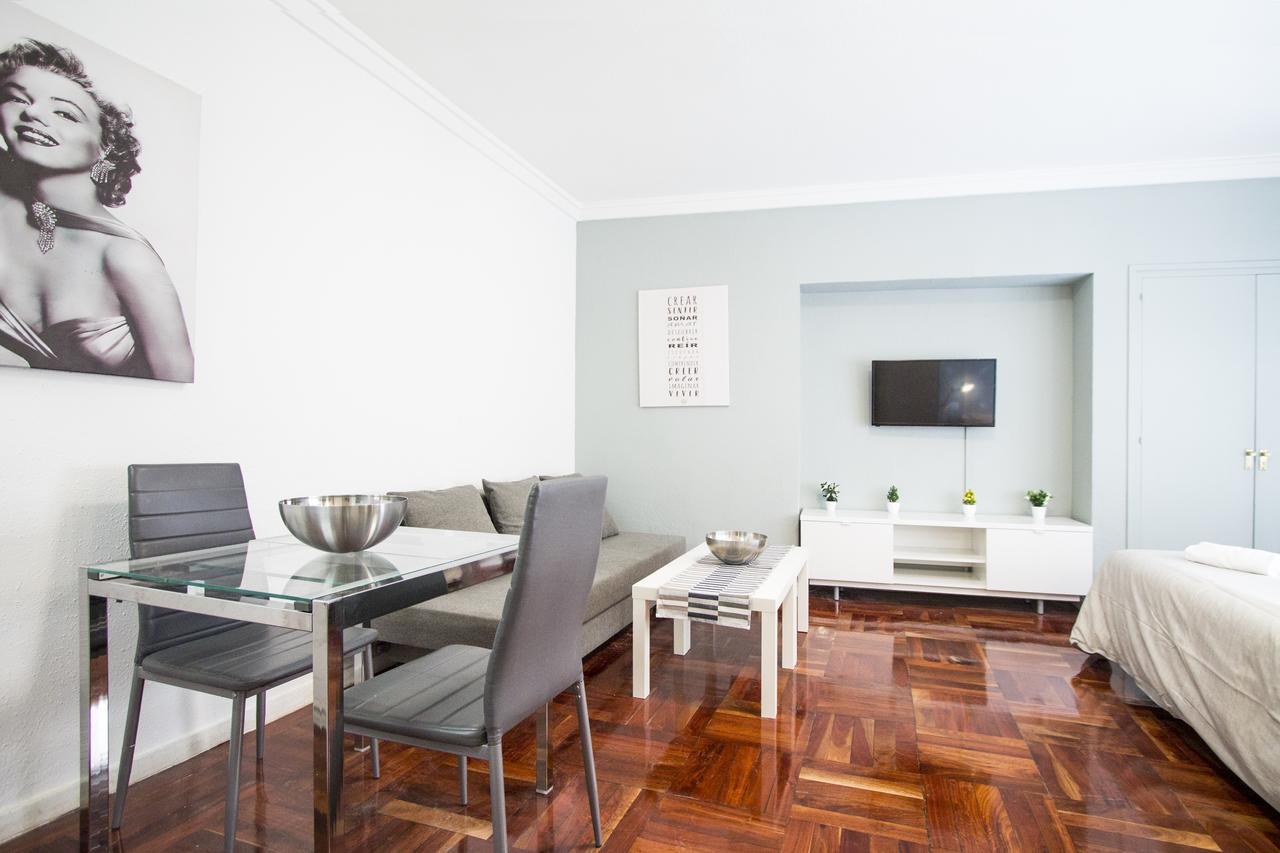 Apartamentos Rialto Madrid Kültér fotó